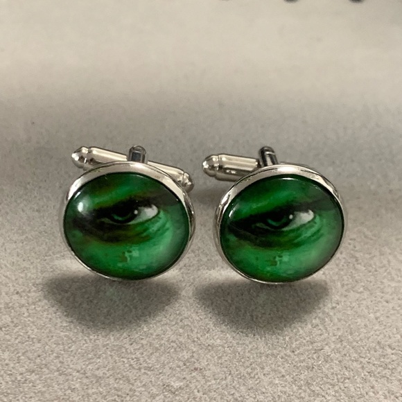 Incredible Hulk Cufflinks NWOT - Picture 2 of 2